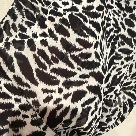 MICHAEL Michael Kors Button Down Animal Print Blouse Tie Hem Black/White Size XS - Picture 3 of 10